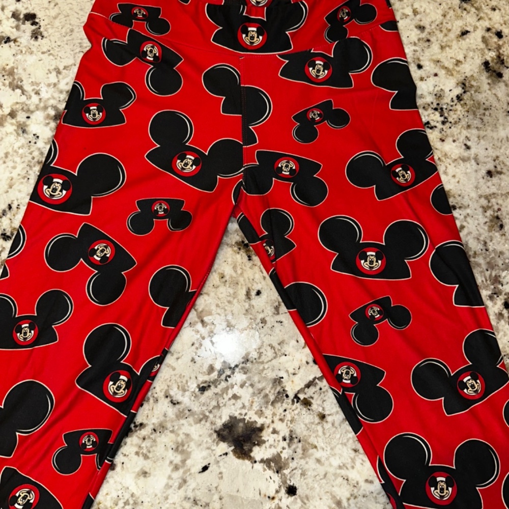 *GENTLY WORN* Disney Parks Size M "Mousetakeer" Leggings